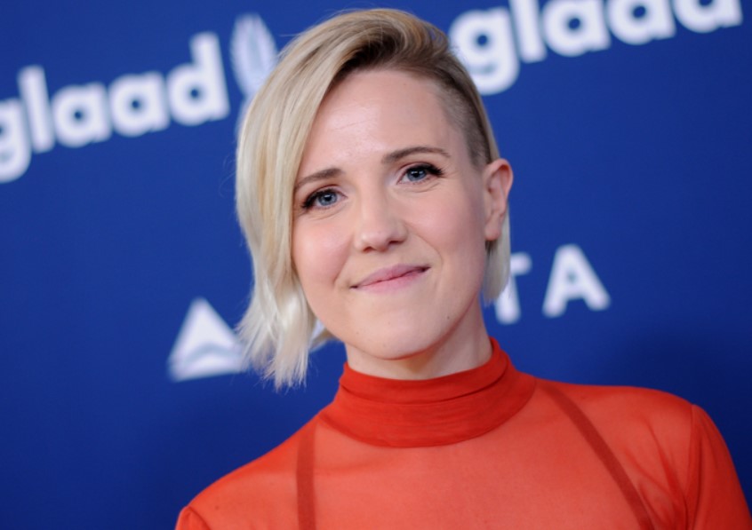 How to Contact Hannah Hart: Phone number, Texting, Email Id, Fanmail Address and Contact Details