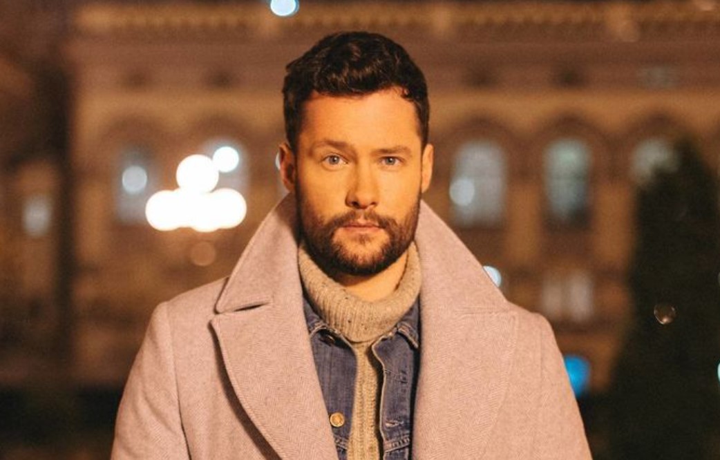 How to Contact Calum Scott: Phone number, Texting, Email Id, Fanmail Address and Contact Details