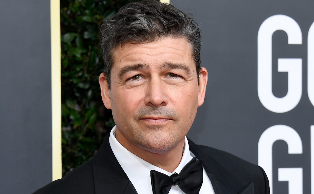 How to Contact Kyle Chandler: Phone number, Texting, Email Id, Fanmail Address and Contact Details