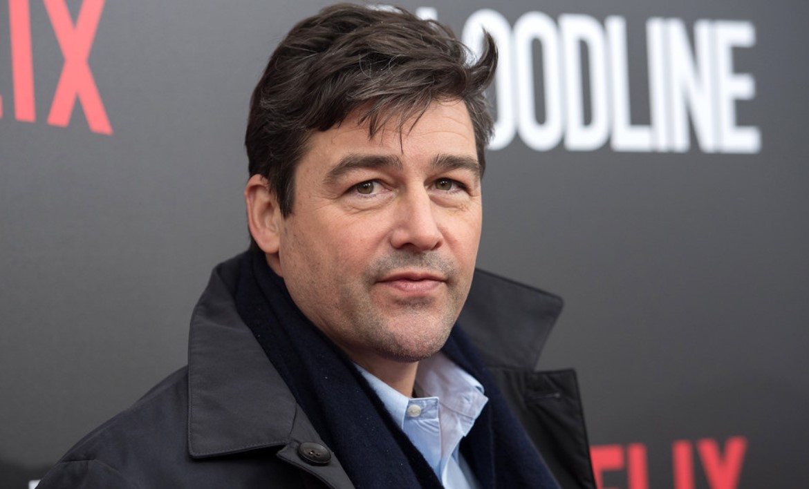 How to Contact Kyle Chandler: Phone number