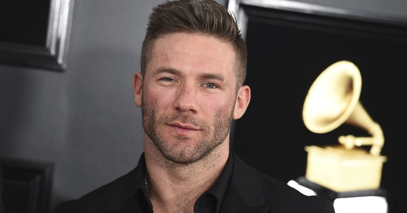 How to Contact Julian Edelman: Phone number, Texting, Email Id, Fanmail Address and Contact Details