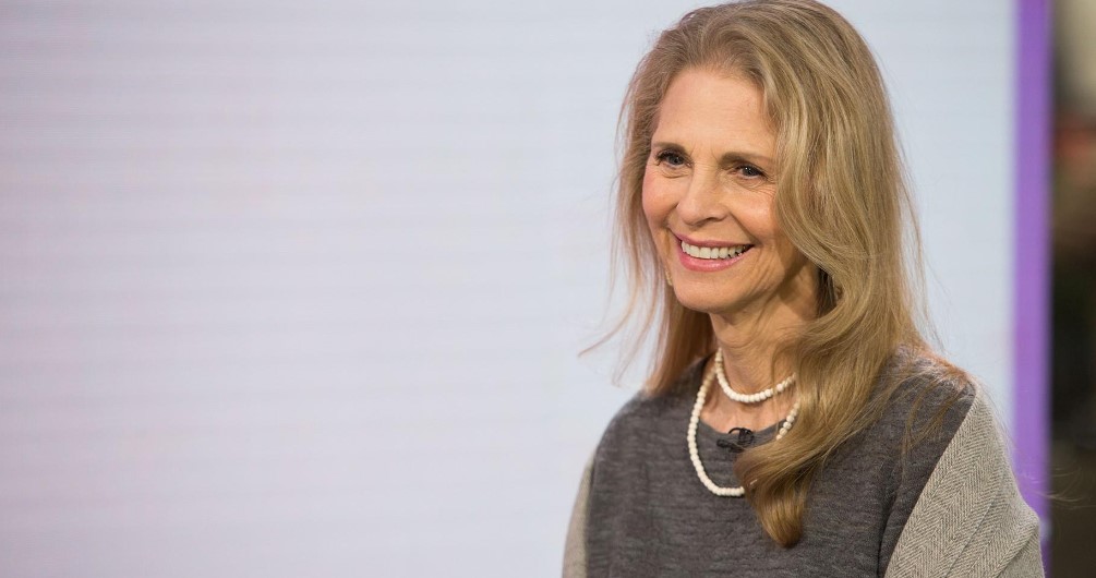 How to Contact Lindsay Wagner: Phone number, Texting, Email Id, Fanmail Address and Contact Details