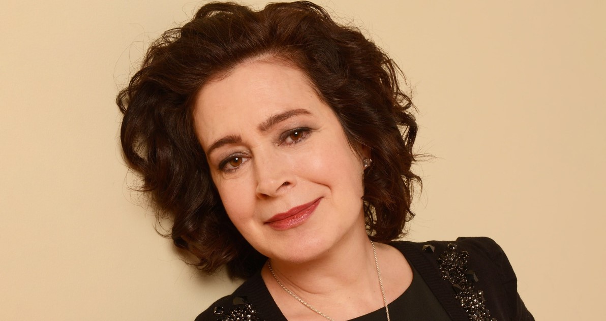 How to Contact Sean Young: Phone number, Texting, Email Id, Fanmail Address and Contact Details