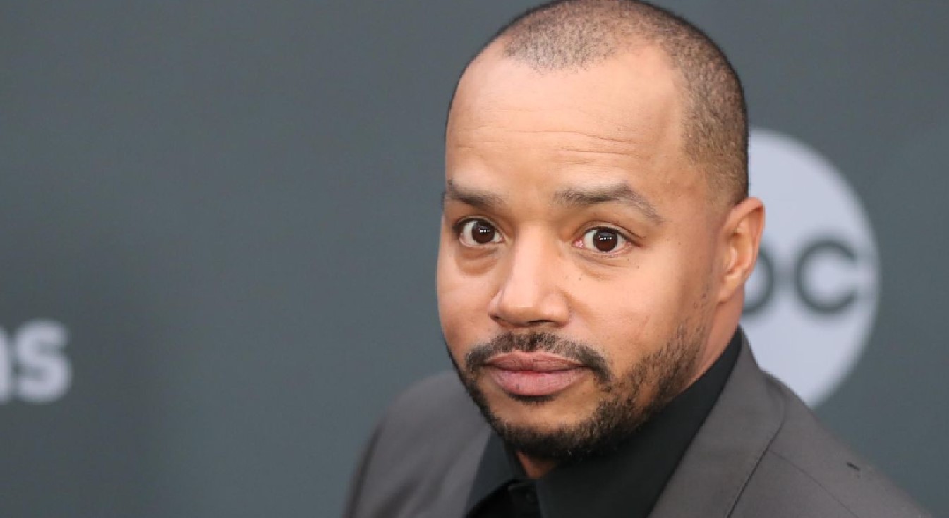 How to Contact Donald Faison: Phone number, Texting, Email Id, Fanmail Address and Contact Details