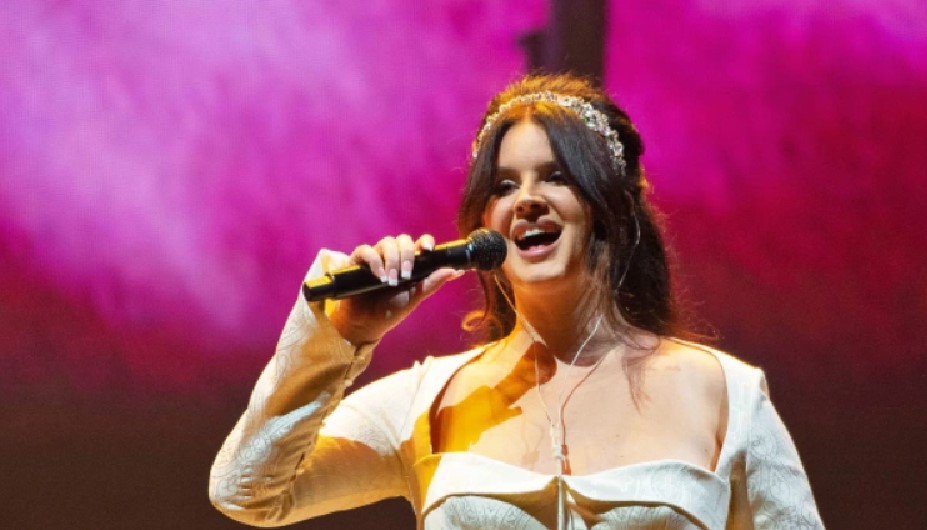 How to Contact Lana Del Rey: Phone number, Texting, Email Id, Fanmail Address and Contact Details