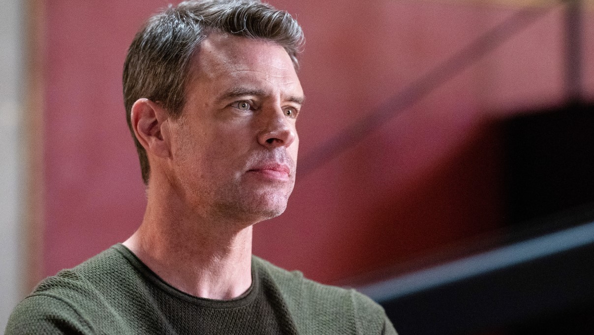How to Contact Scott Foley: Phone number, Texting, Email Id, Fanmail Address and Contact Details