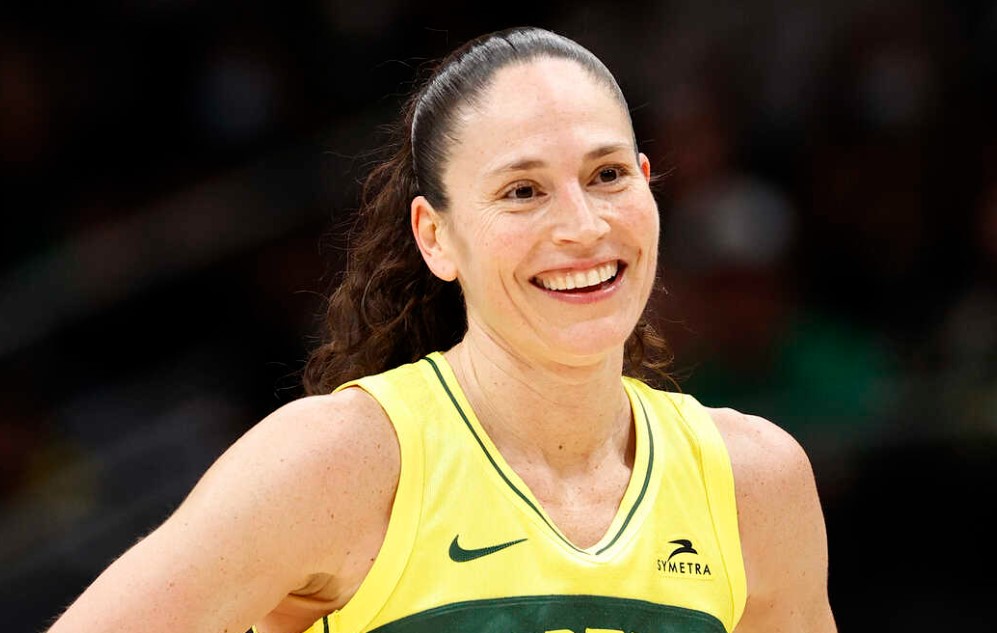 How to Contact Sue Bird: Phone number, Texting, Email Id, Fanmail Address and Contact Details
