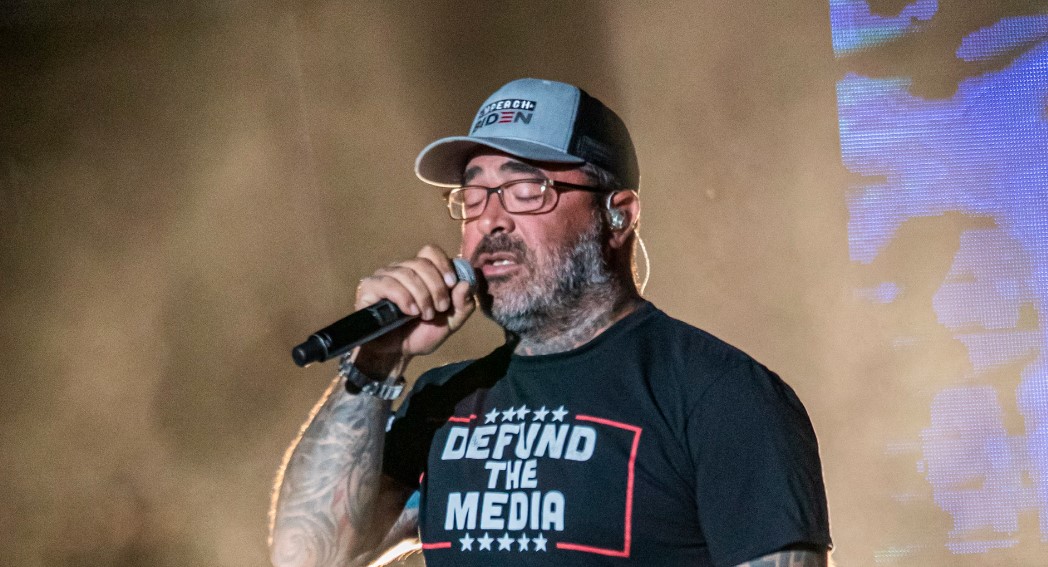 How to Contact Aaron Lewis: Phone number, Texting, Email Id, Fanmail Address and Contact Details