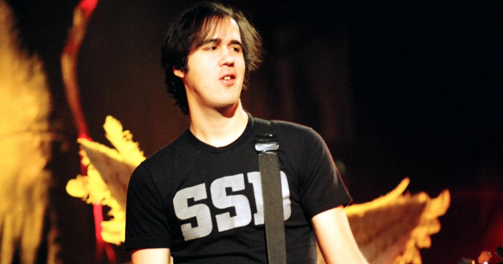 How to Contact Krist Novoselic: Phone number, Texting, Email Id, Fanmail Address and Contact Details