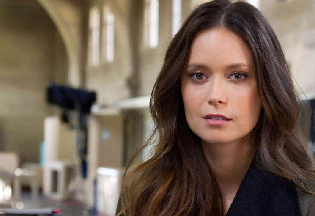 How to Contact Summer Glau: Phone number, Texting, Email Id, Fanmail Address and Contact Details