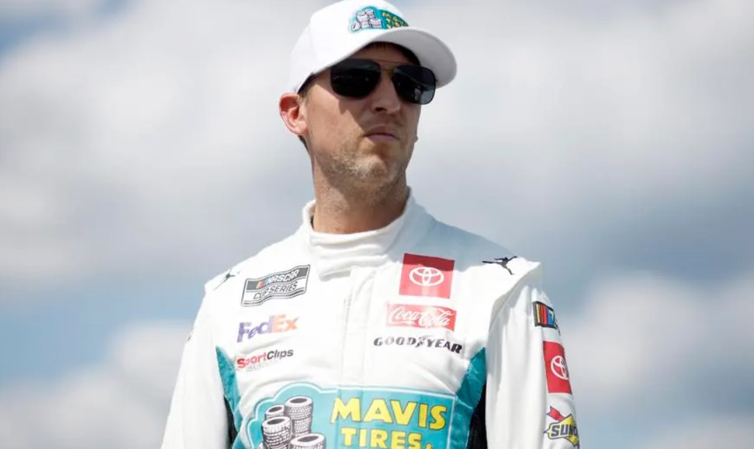 How to Contact Denny Hamlin: Phone number, Texting, Email Id, Fanmail Address and Contact Details